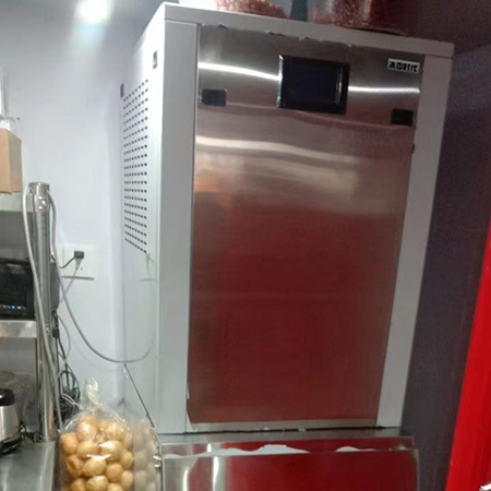 200公斤片冰機(jī)交付安宣城安魚(yú)火鍋店